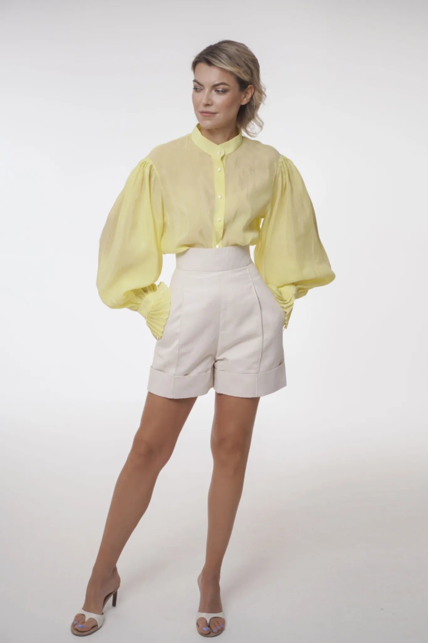 High-Waisted Shorts Catwalk