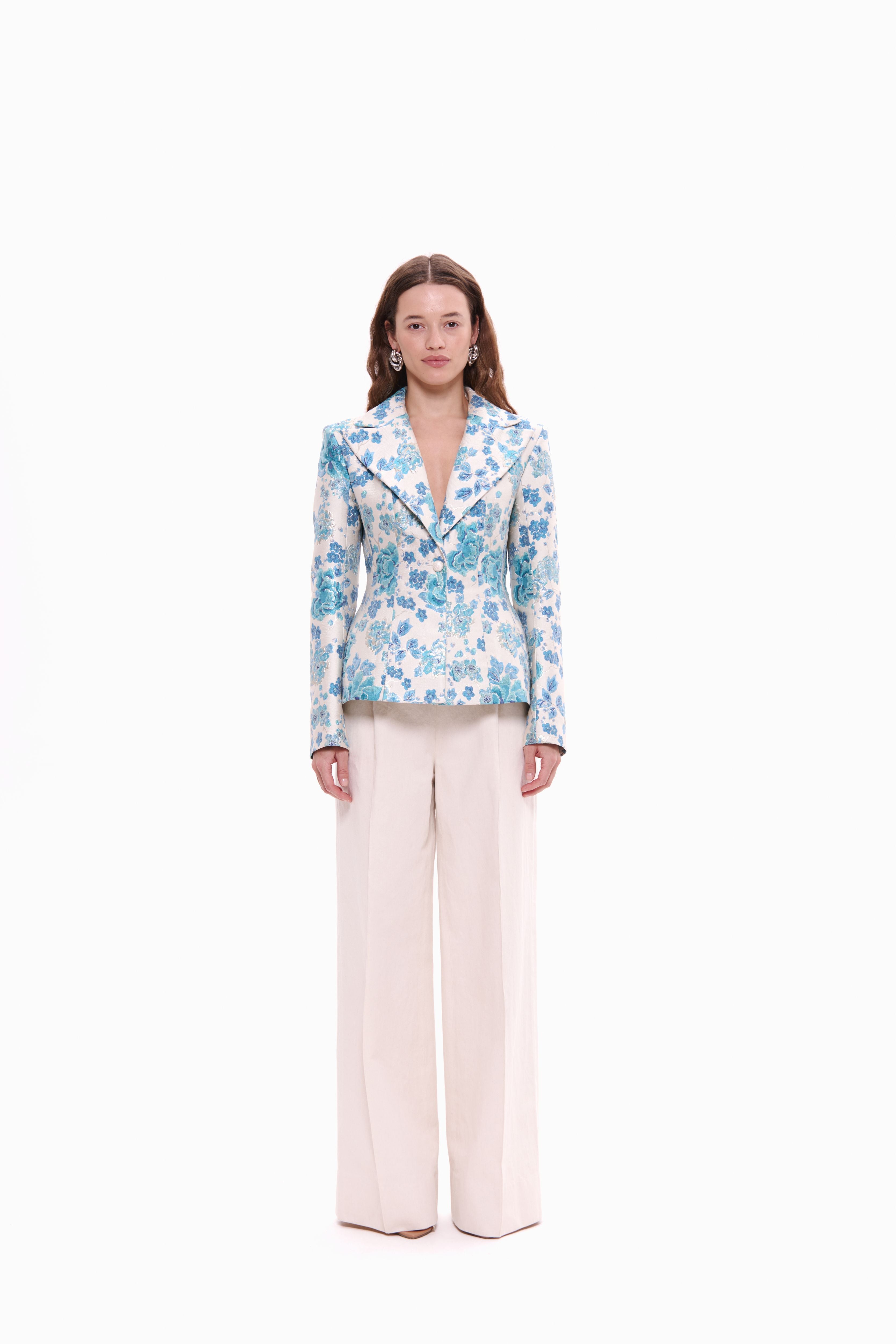 Woman wearing Jacket New Look Fleur by Mimaussy