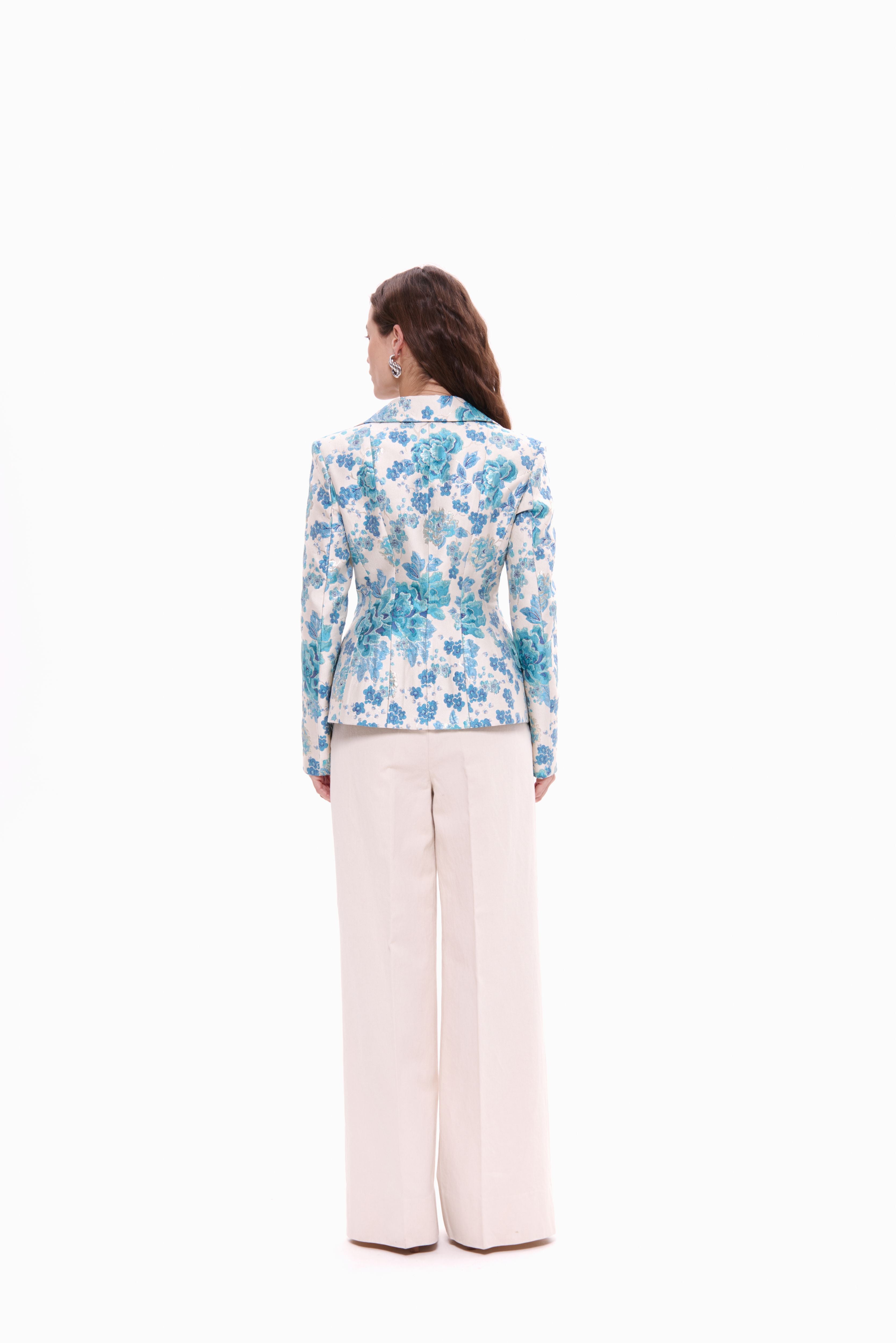 Woman wearing Jacket New Look Fleur by Mimaussy