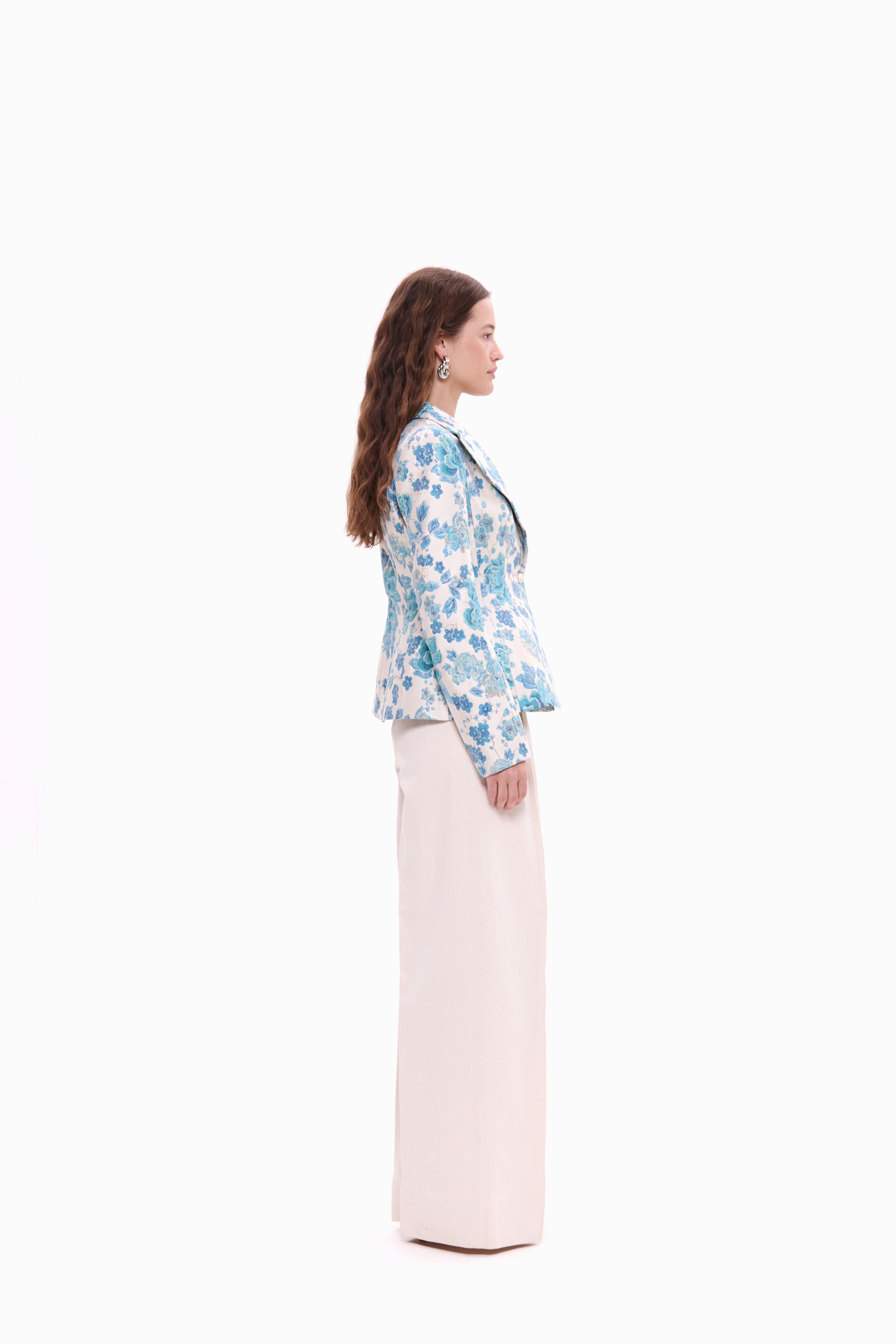 Woman wearing Jacket New Look Fleur by Mimaussy