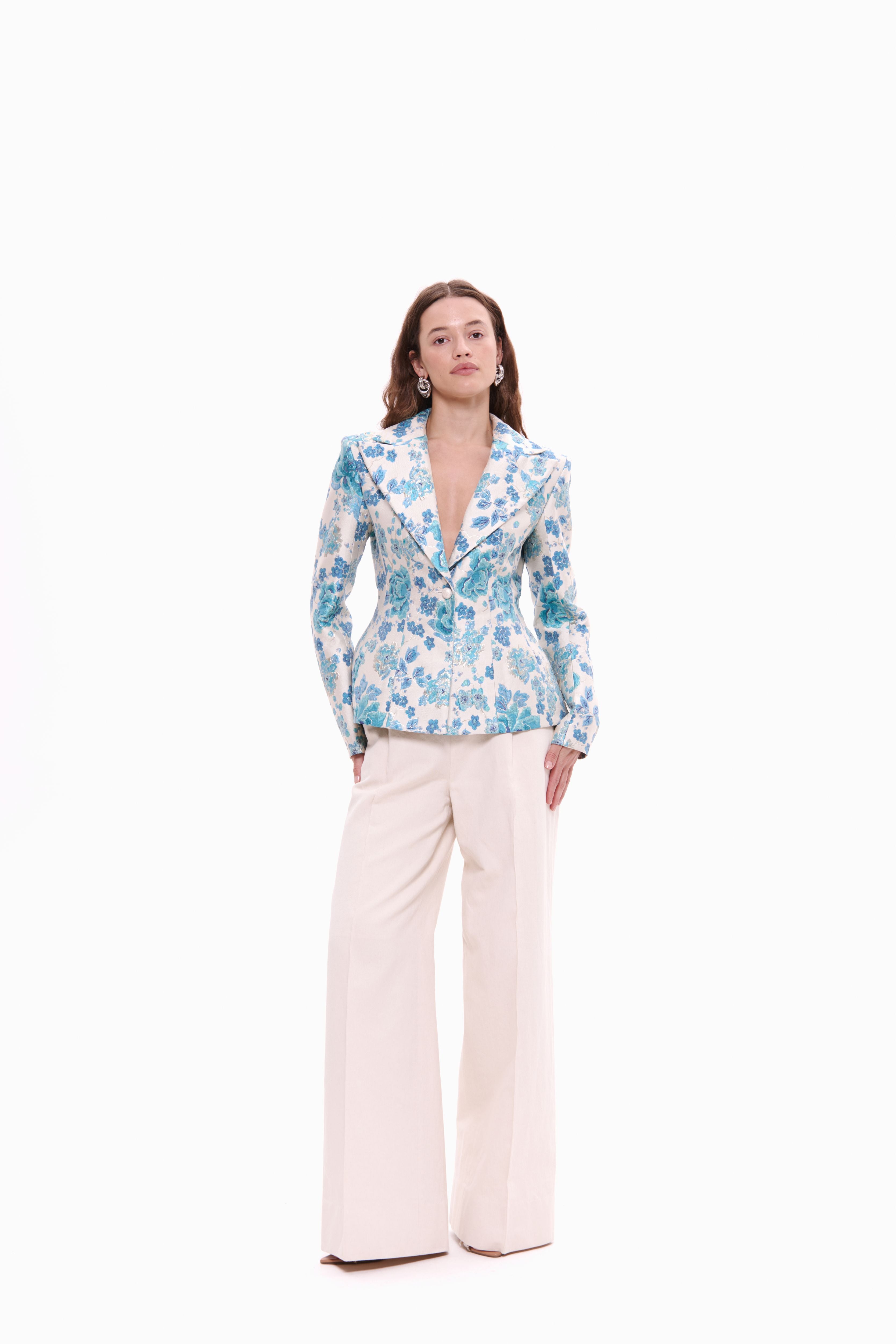 Woman wearing Jacket New Look Fleur by Mimaussy