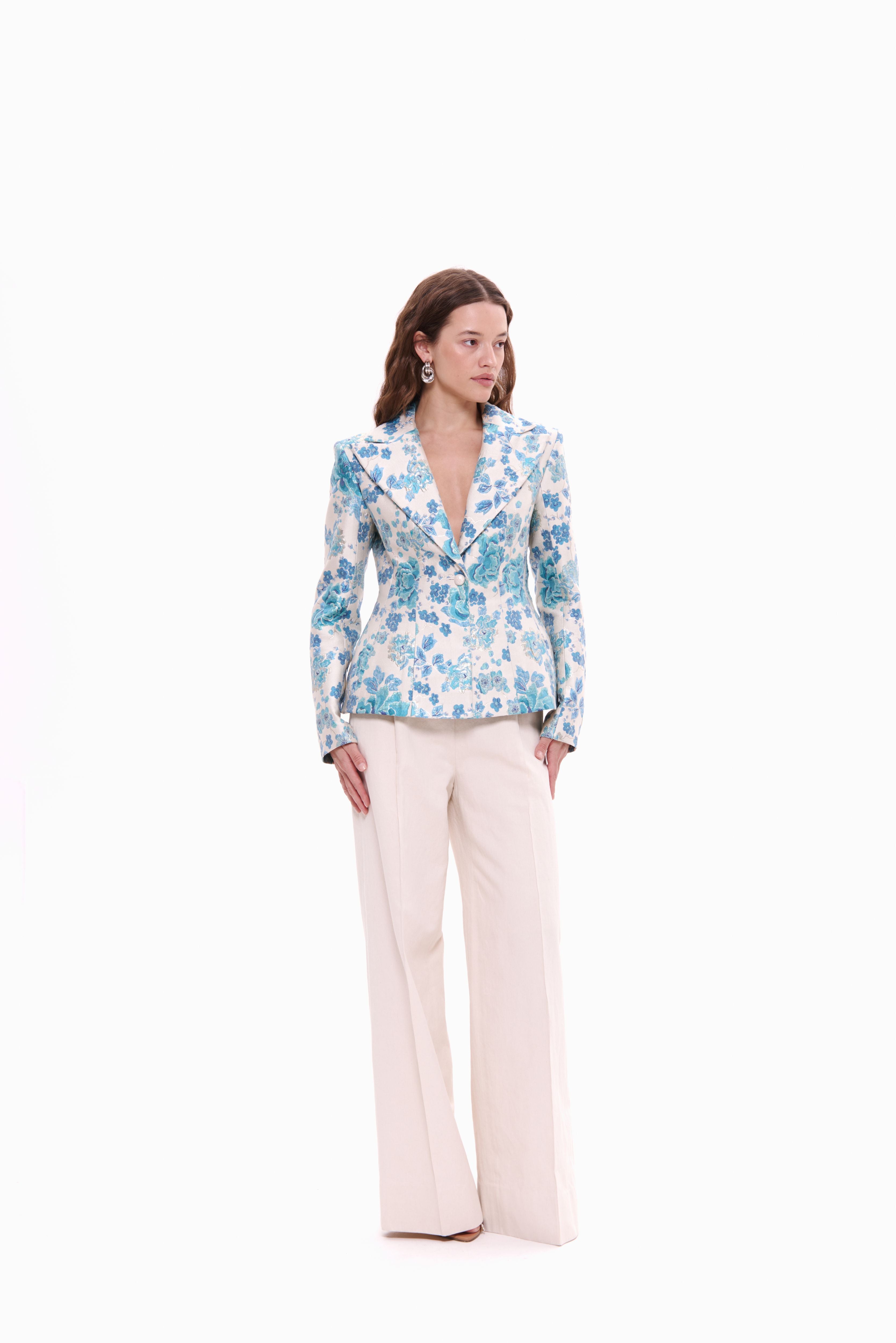 Woman wearing Jacket New Look Fleur by Mimaussy