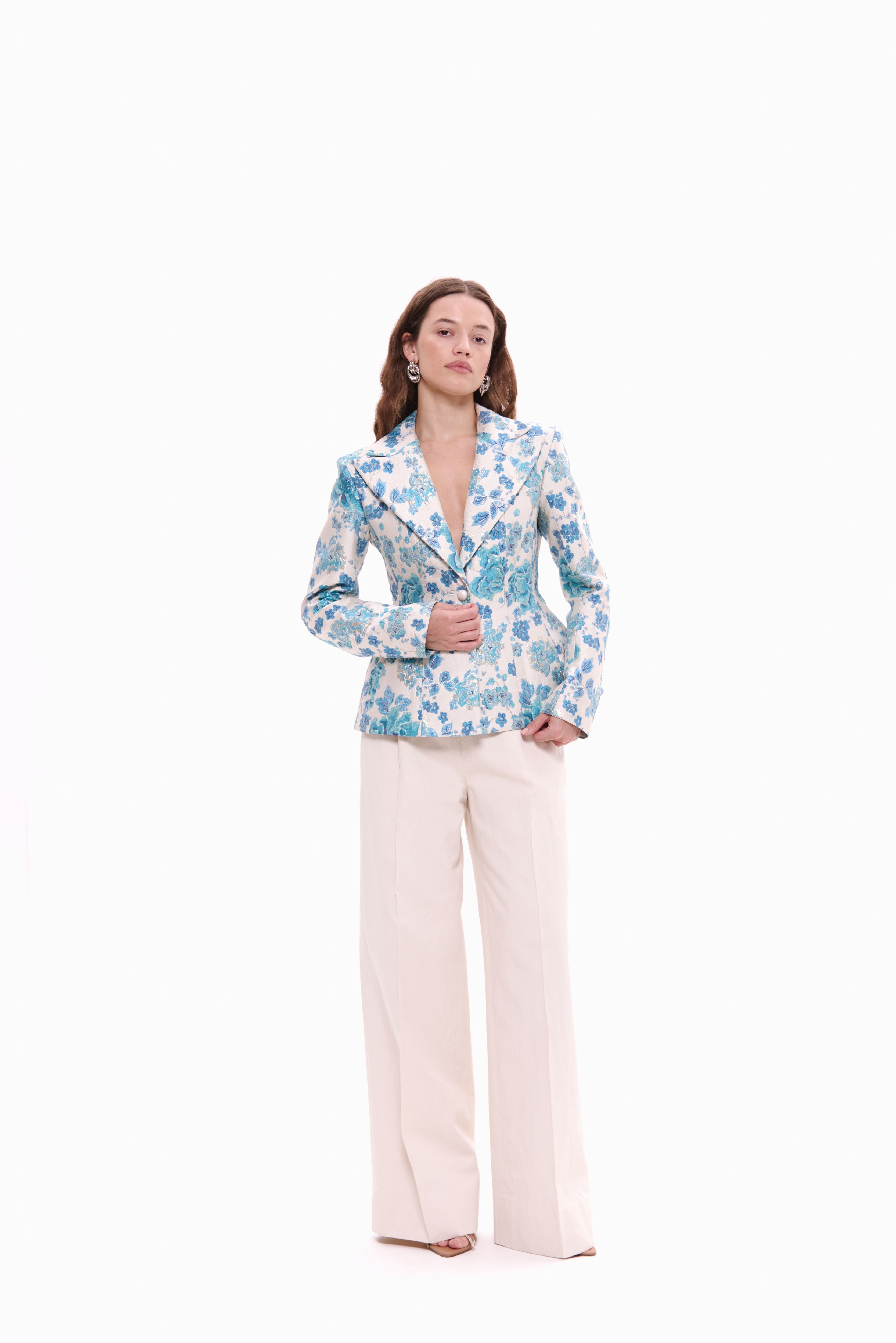 Woman wearing Jacket New Look Fleur by Mimaussy