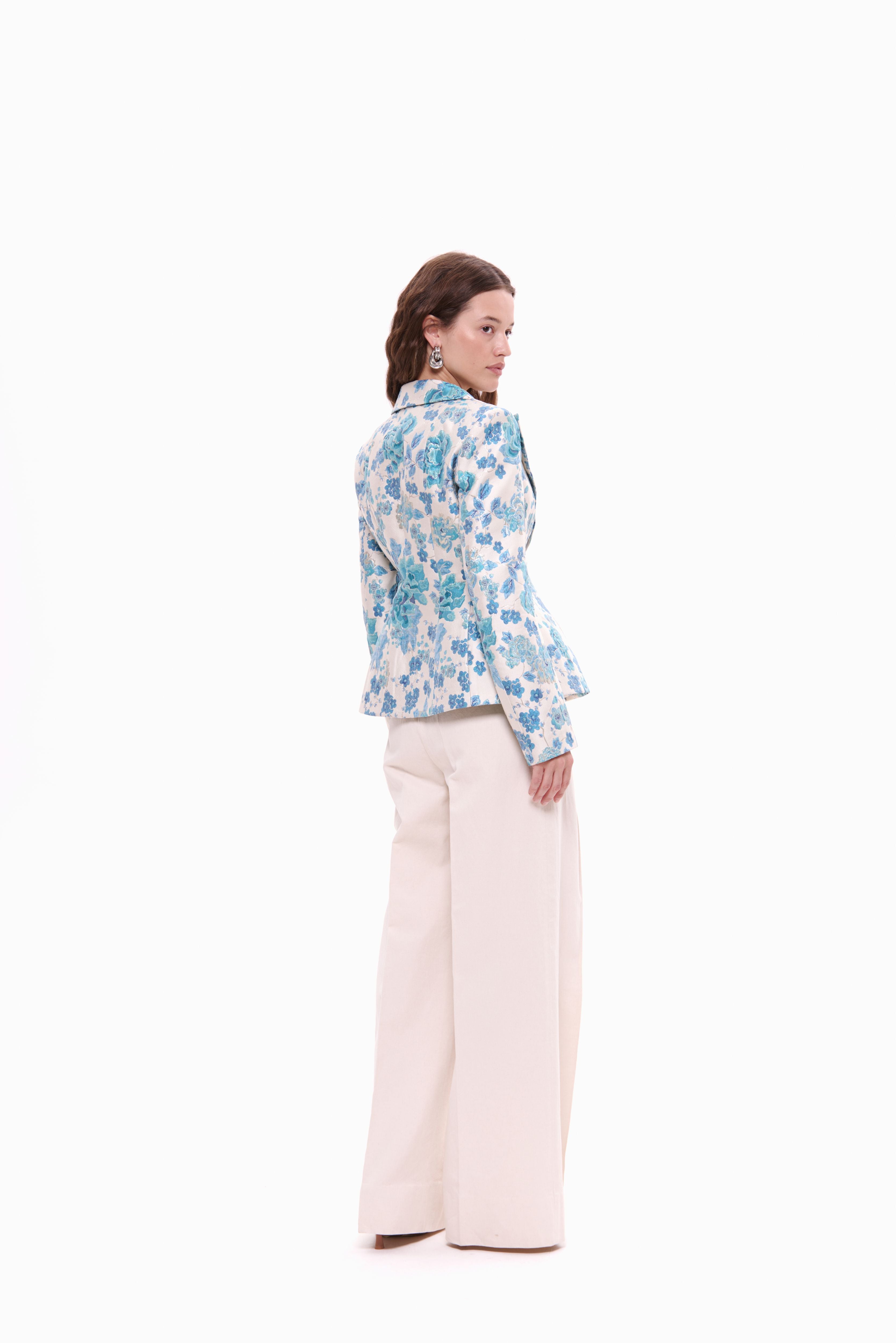 Woman wearing Jacket New Look Fleur by Mimaussy