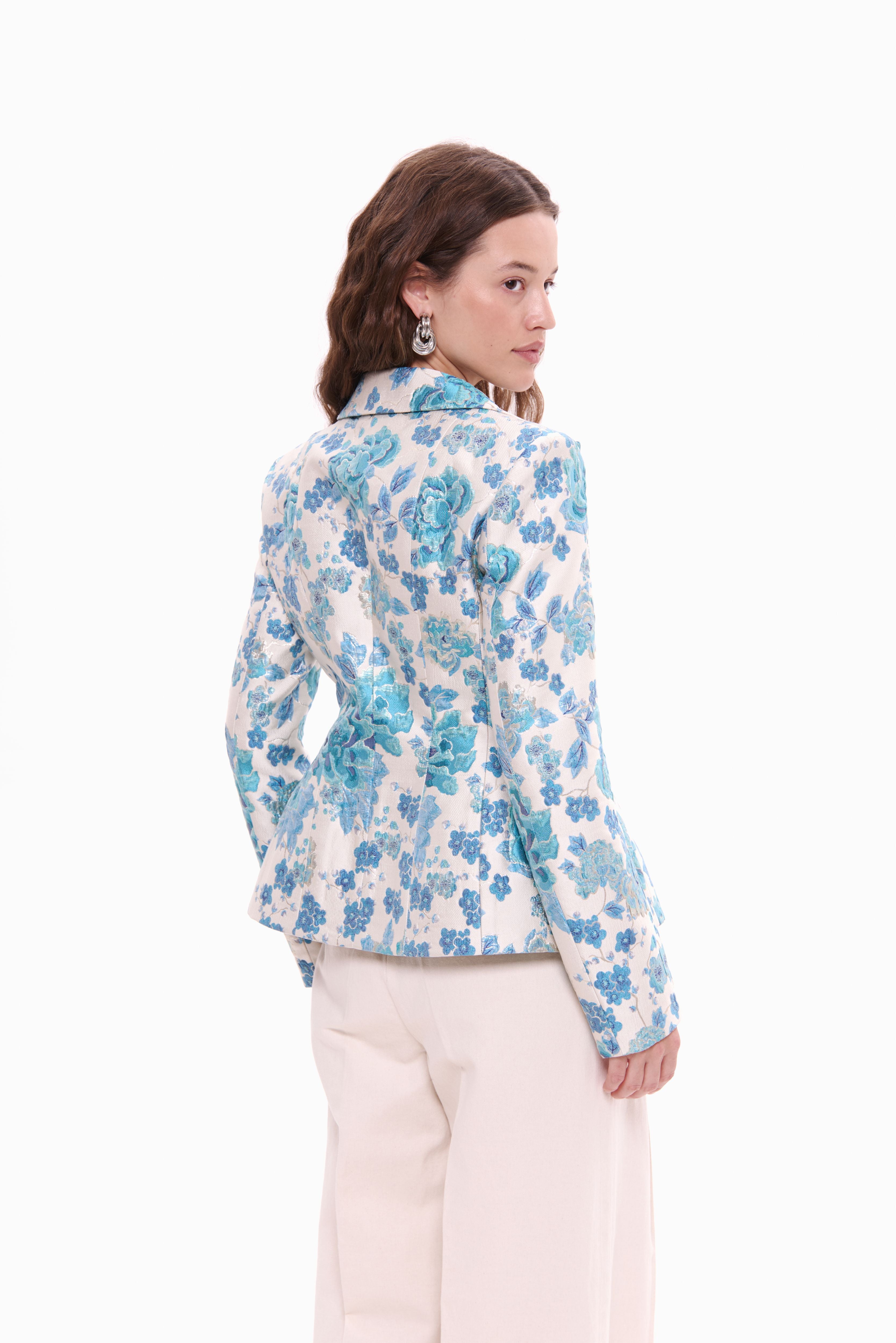 Woman wearing Jacket New Look Fleur by Mimaussy