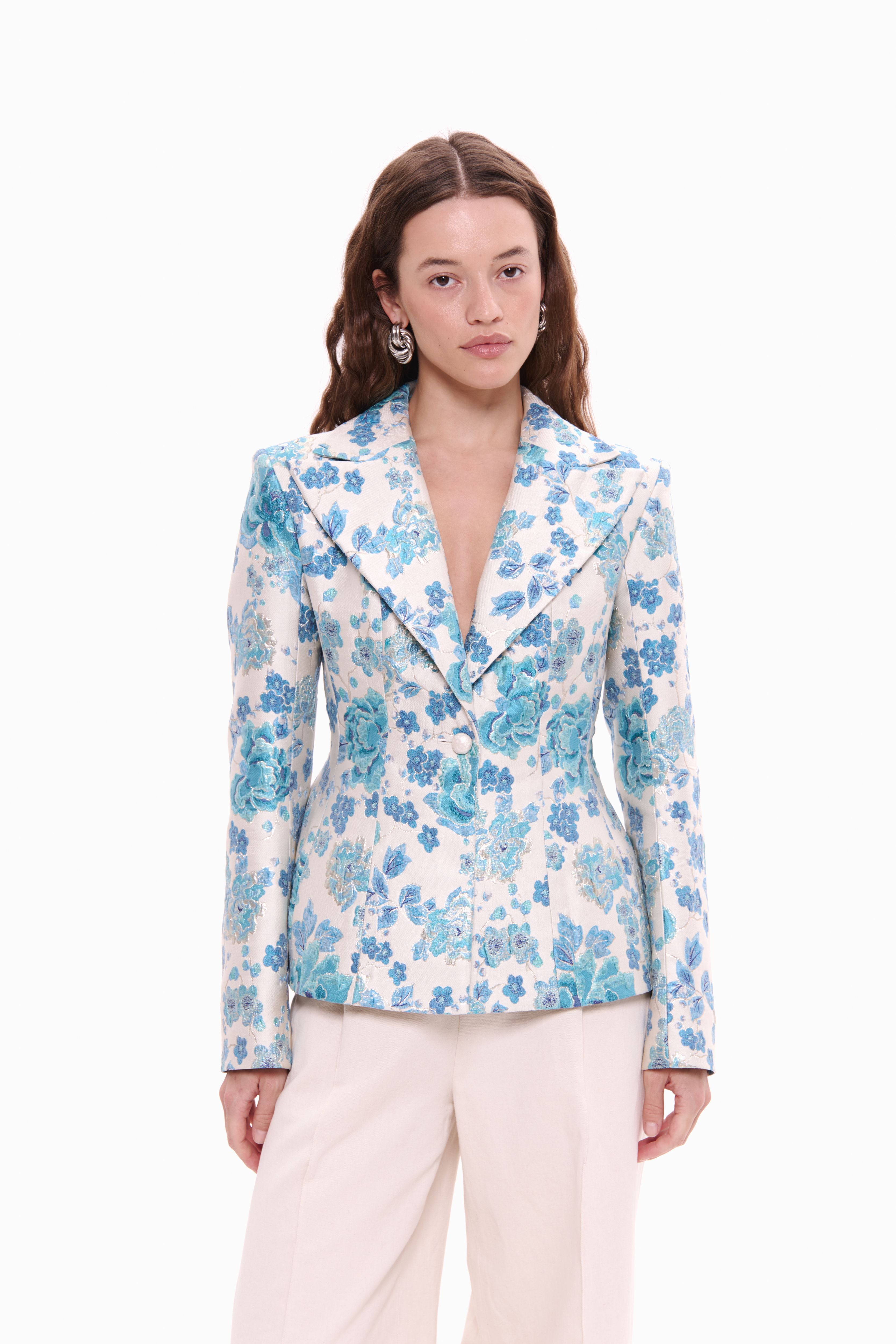 Woman wearing Jacket New Look Fleur by Mimaussy