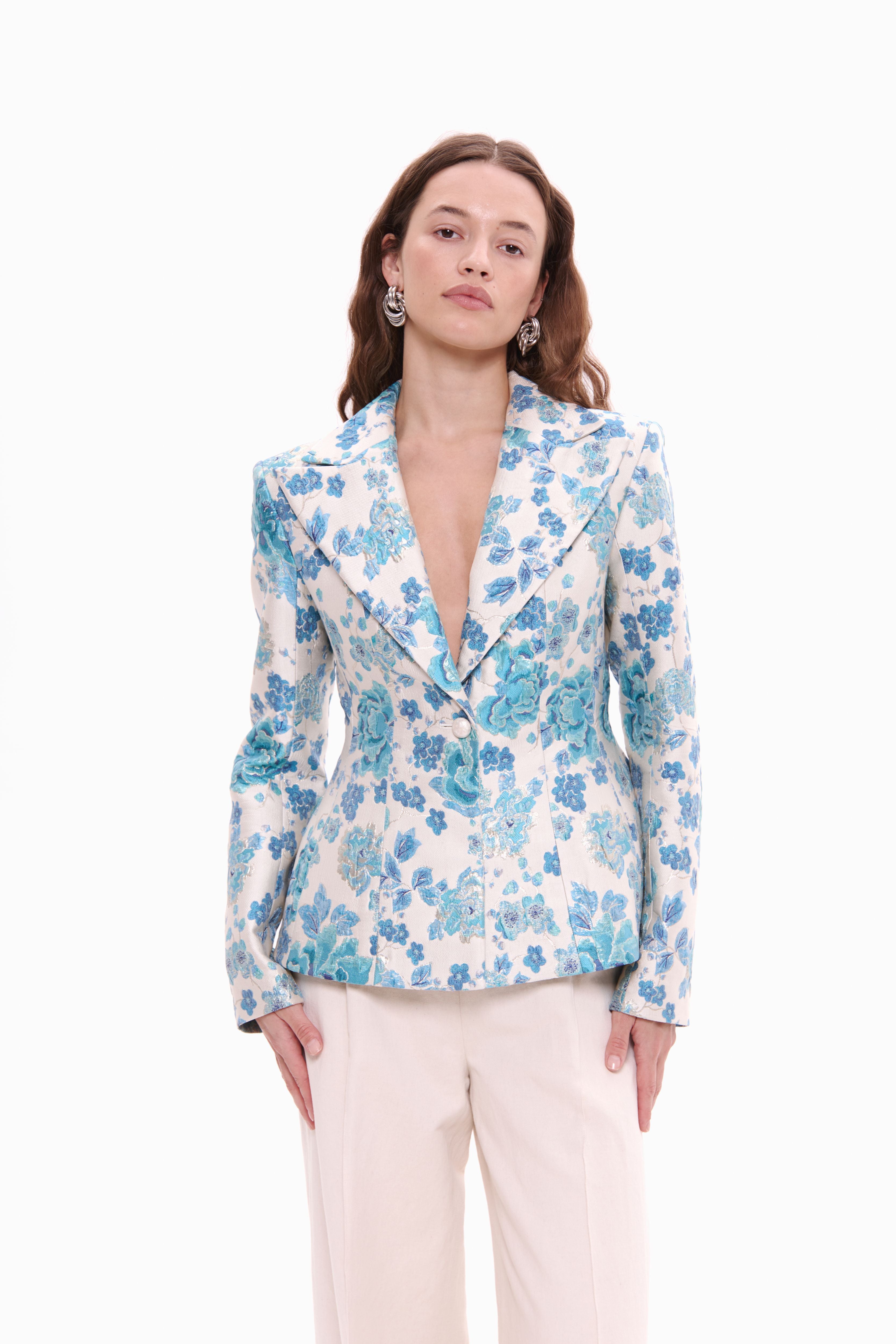Woman wearing Jacket New Look Fleur by Mimaussy