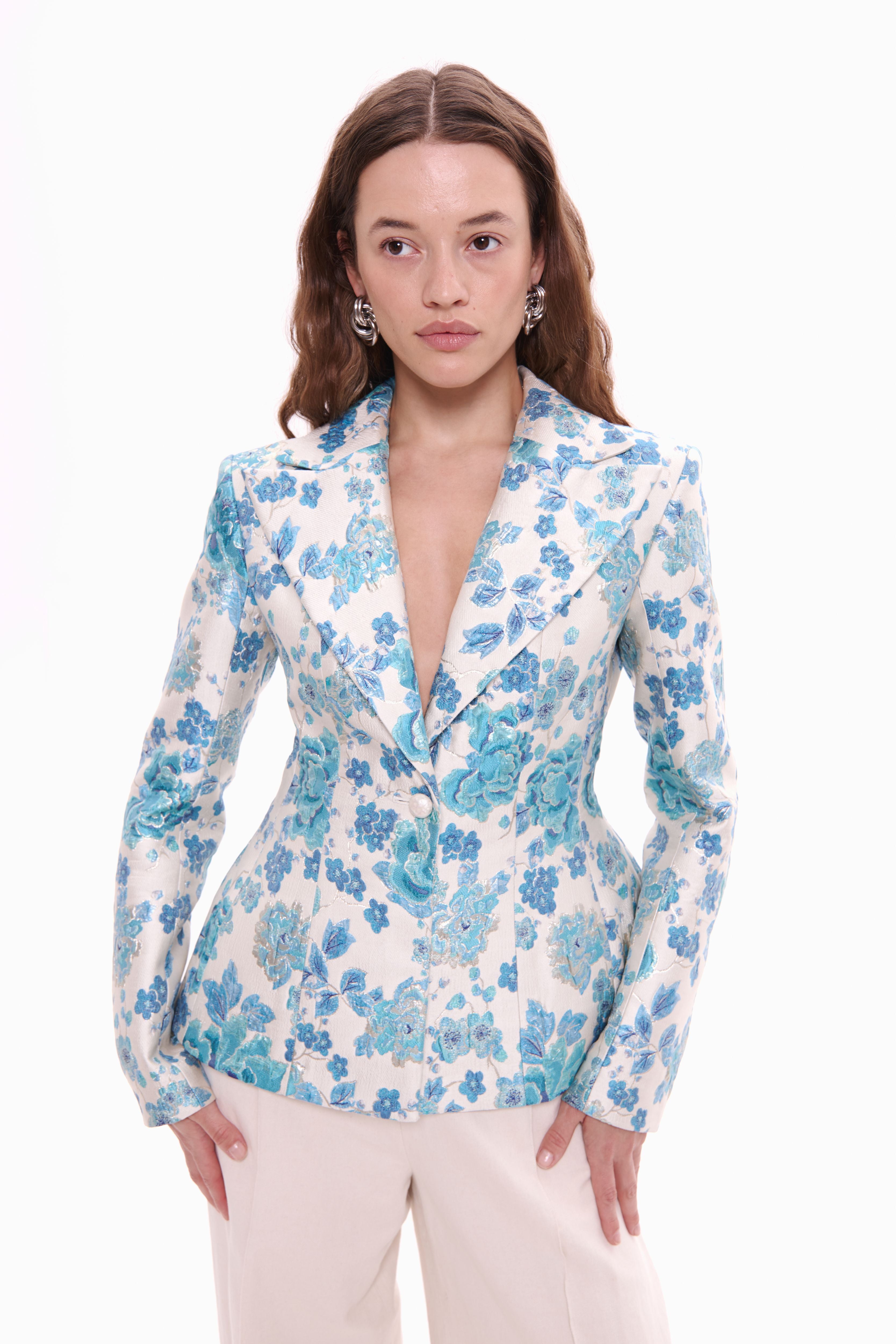 Woman wearing Jacket New Look Fleur by Mimaussy