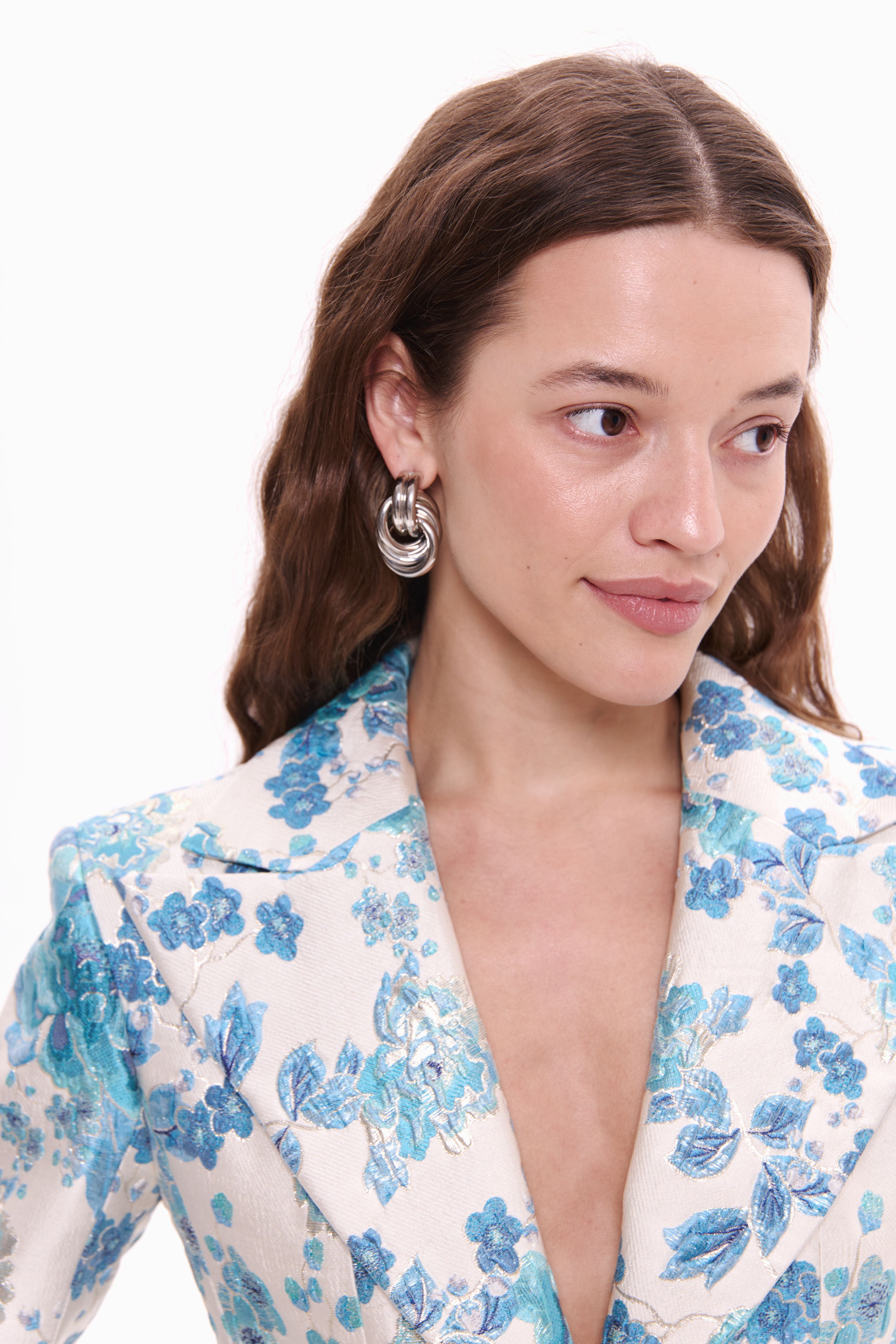 Woman wearing Jacket New Look Fleur by Mimaussy
