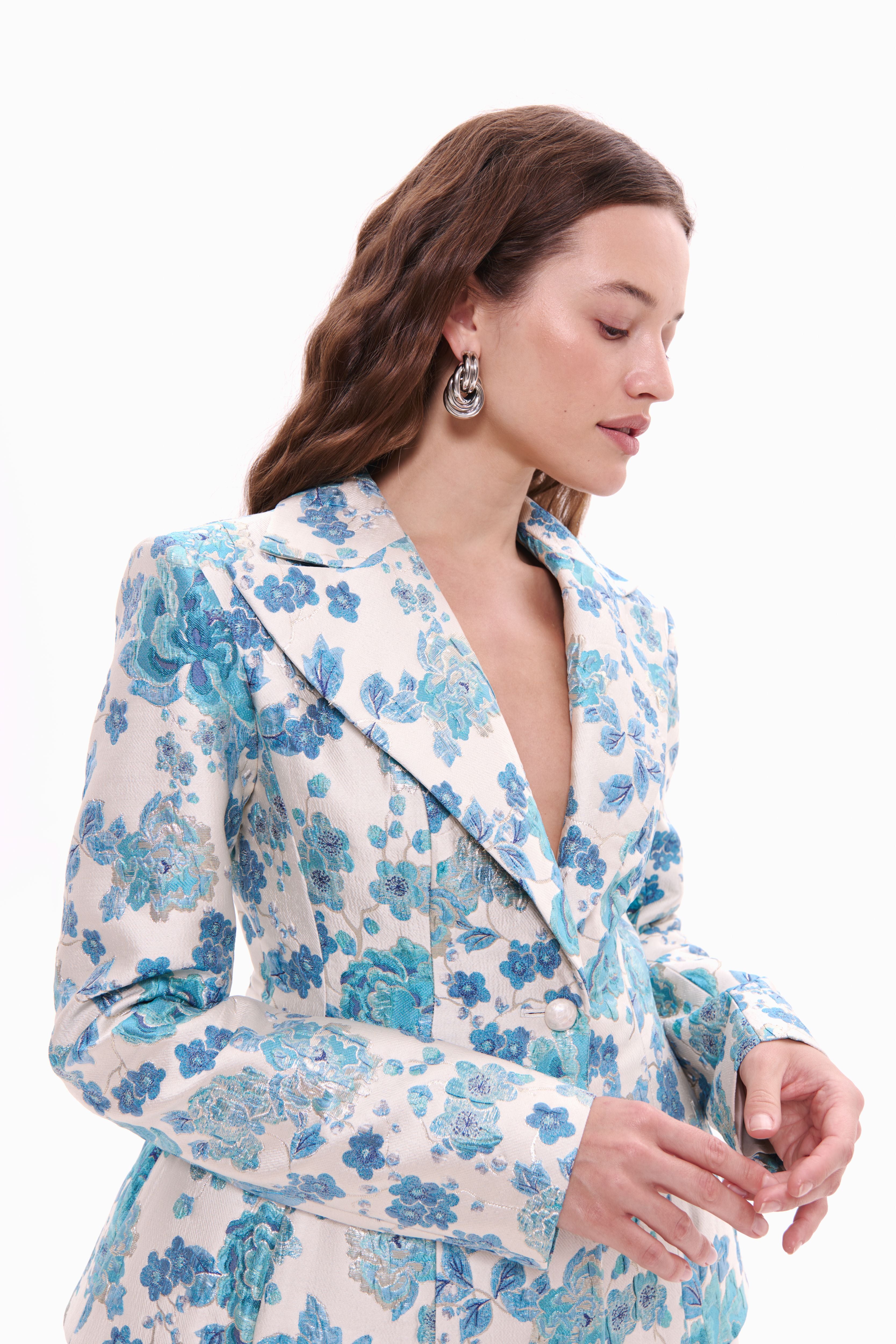 Woman wearing Jacket New Look Fleur by Mimaussy