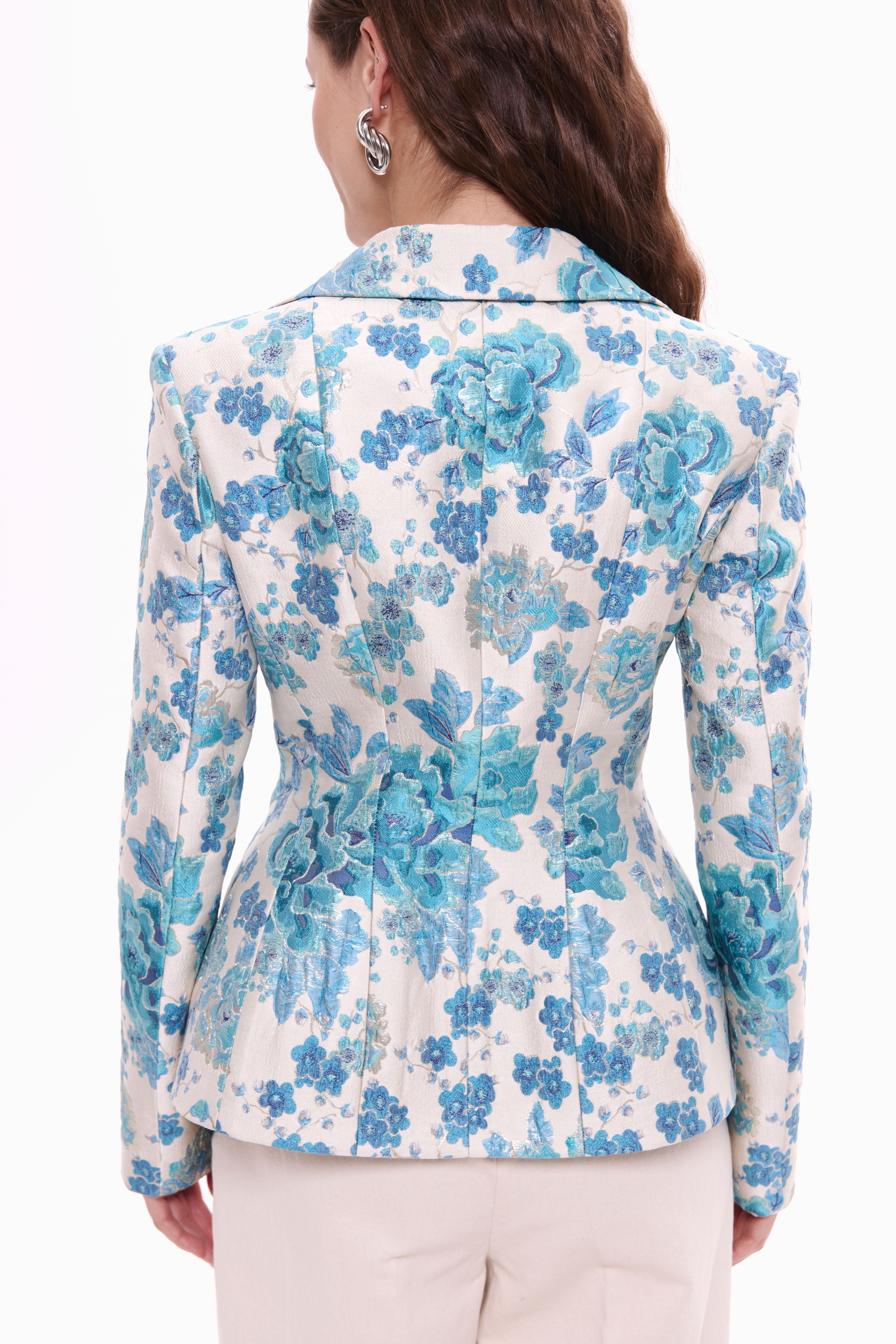 Woman wearing Jacket New Look Fleur by Mimaussy