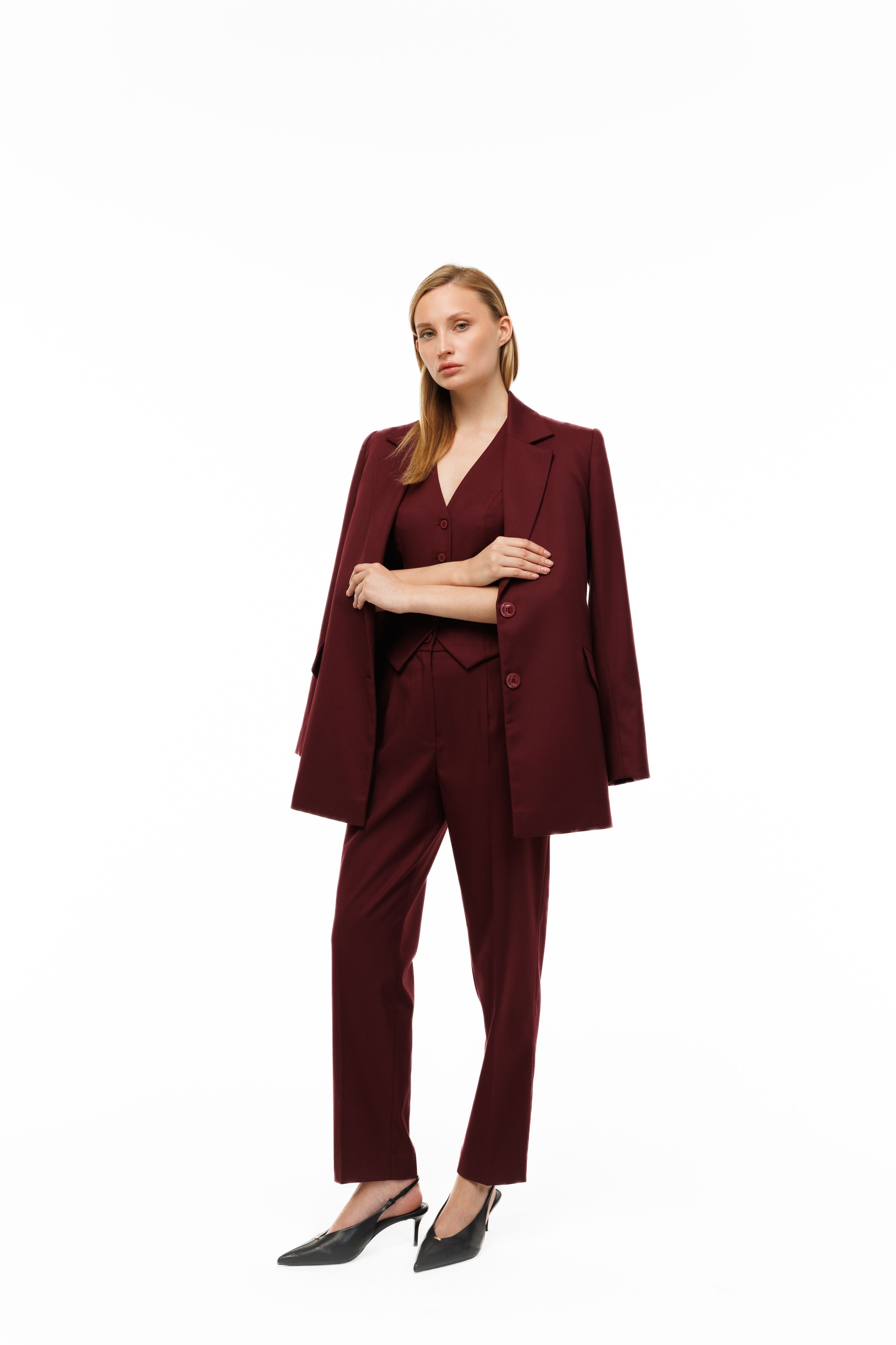 Woman wearing Oversized Blazer Burgundy by Mimaussy