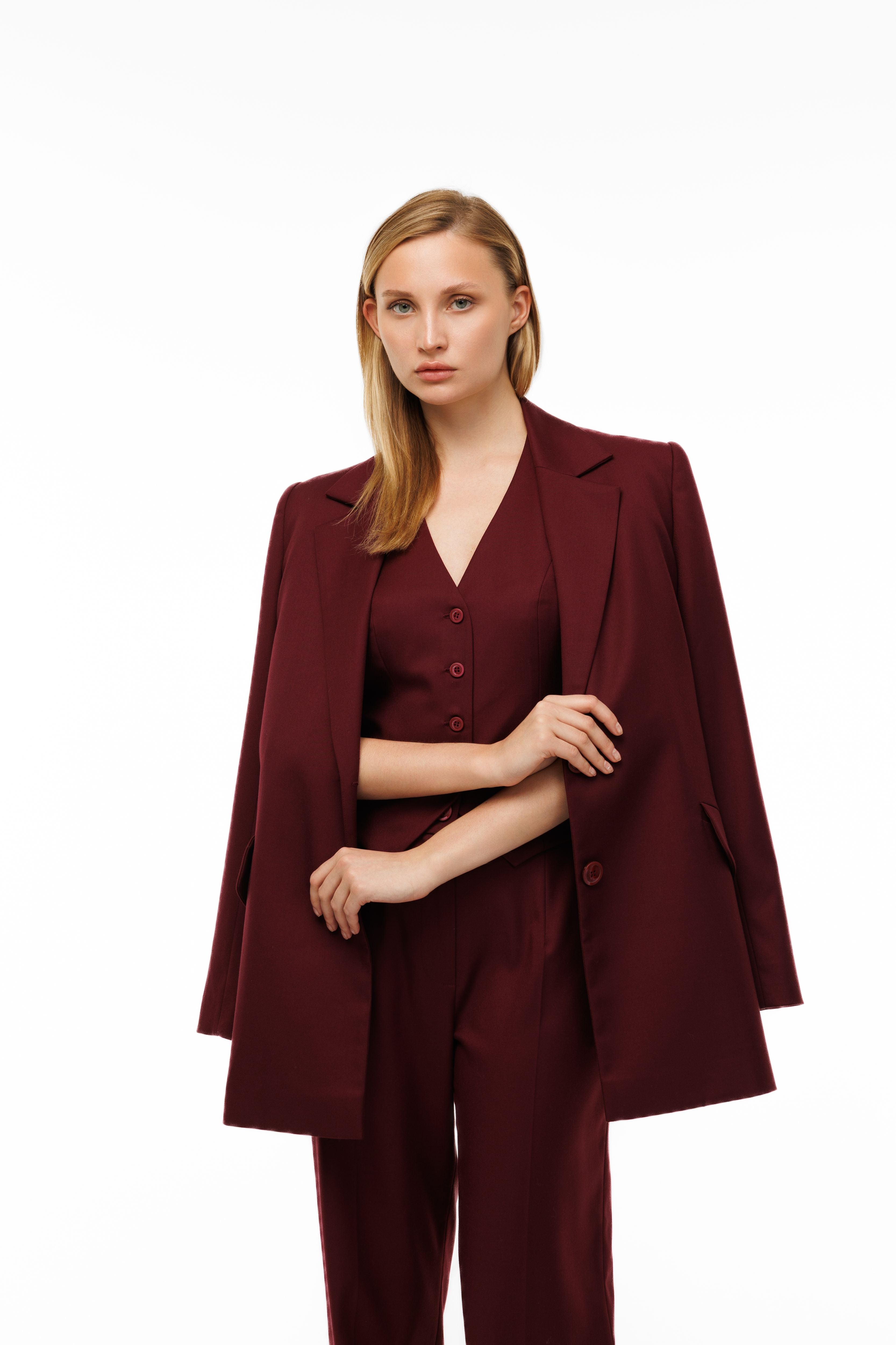Woman wearing Oversized Blazer Burgundy by Mimaussy