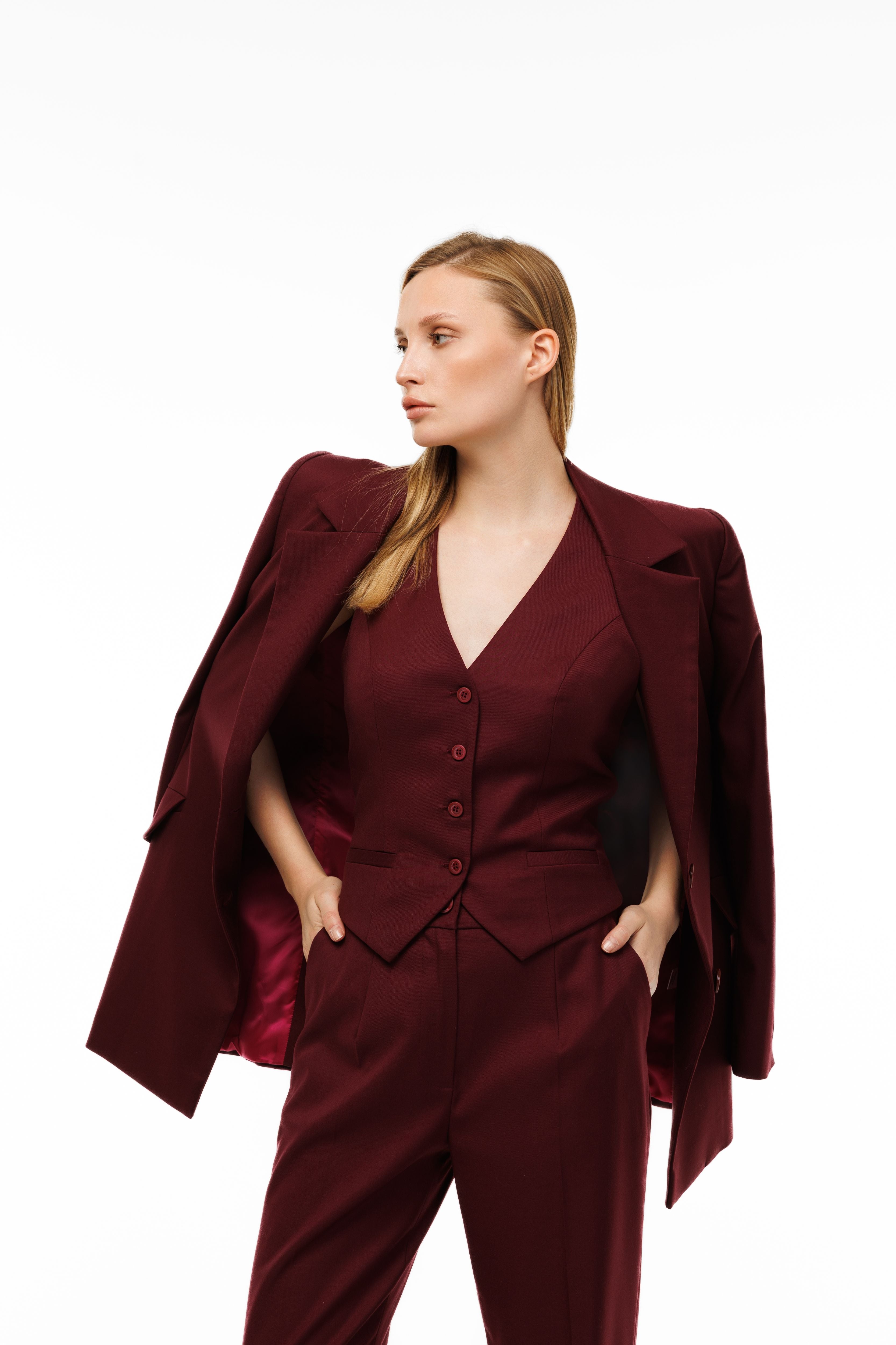 Woman wearing Oversized Blazer Burgundy by Mimaussy