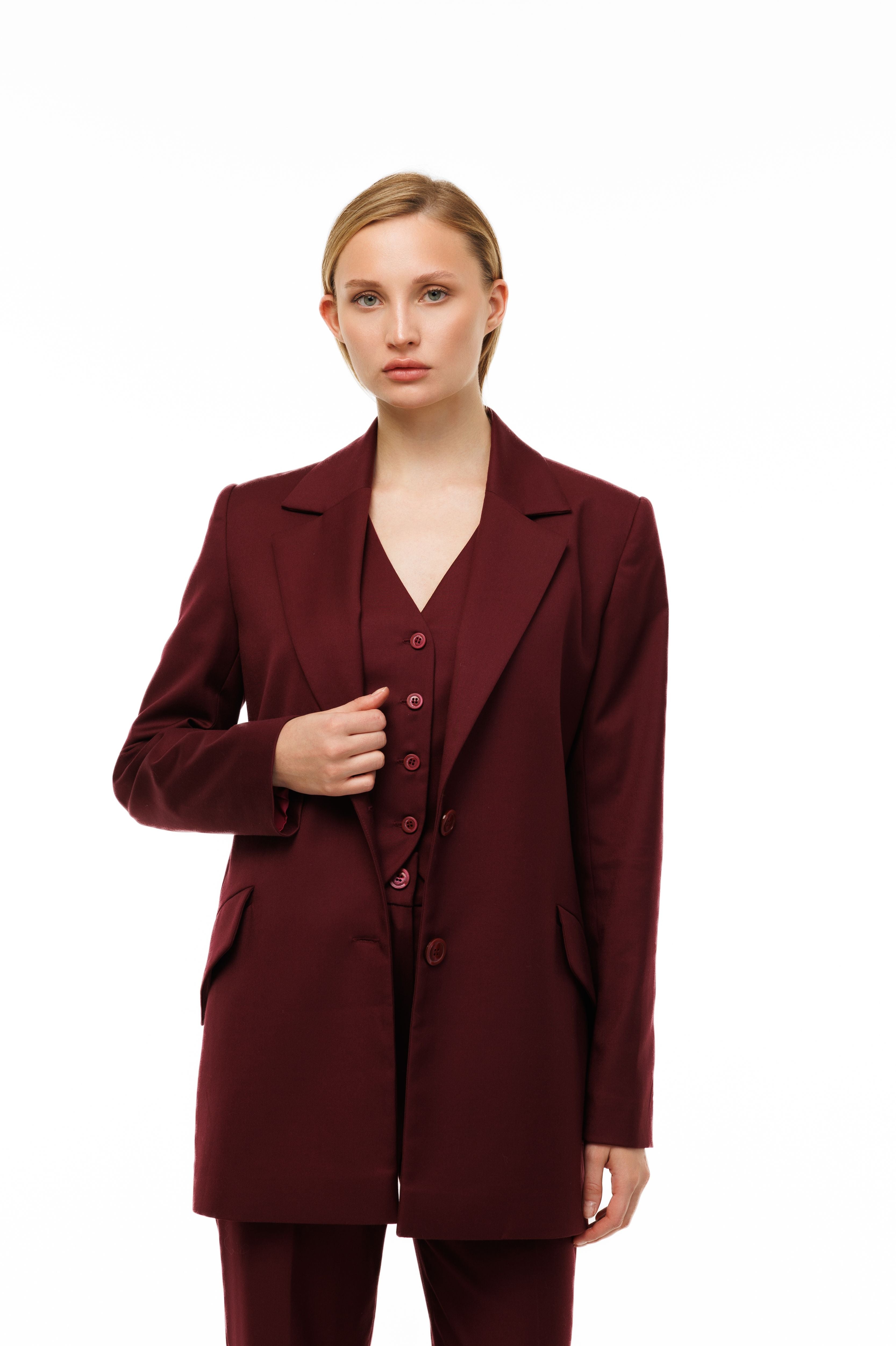 Woman wearing Oversized Blazer Burgundy by Mimaussy