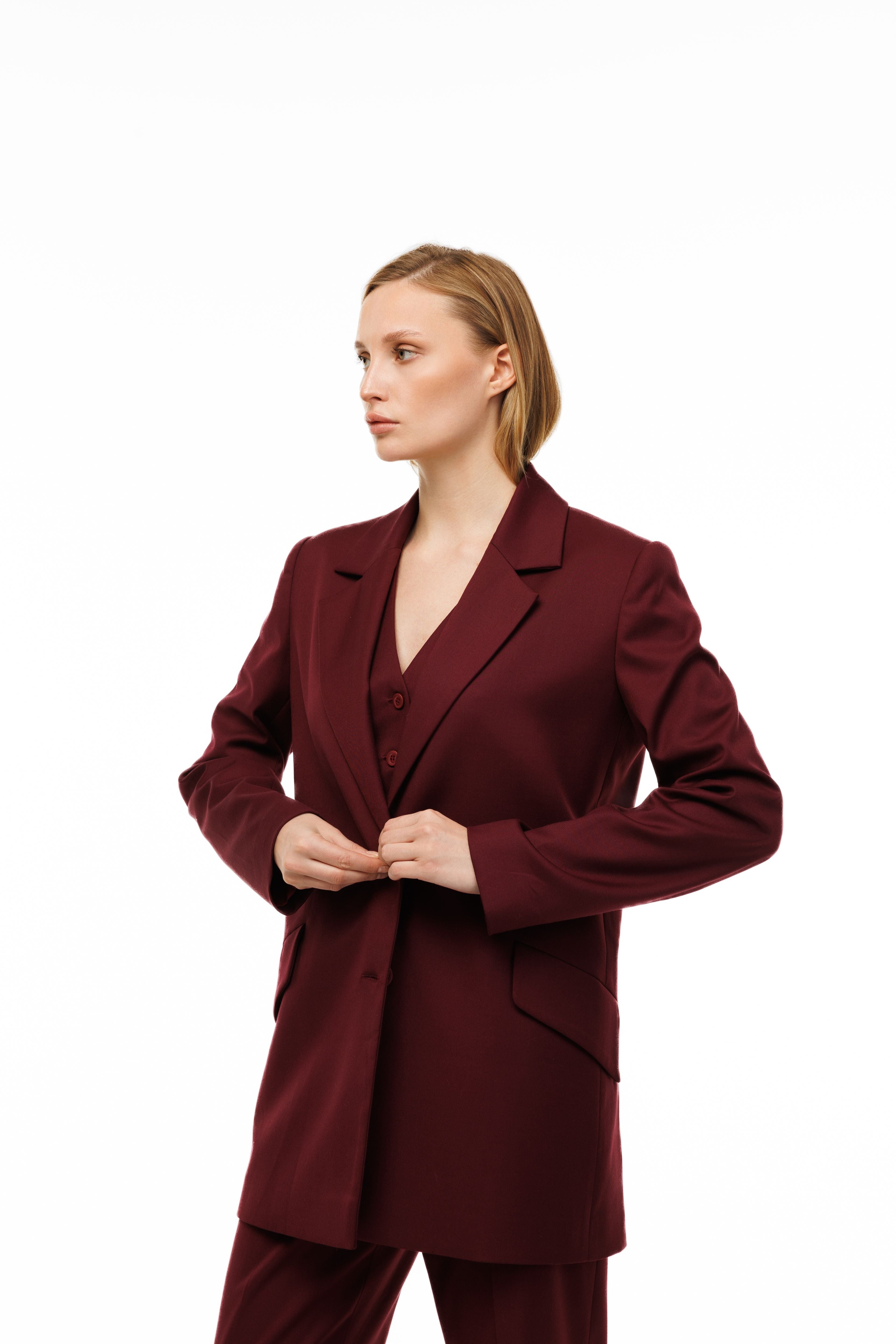 Woman wearing Oversized Blazer Burgundy by Mimaussy