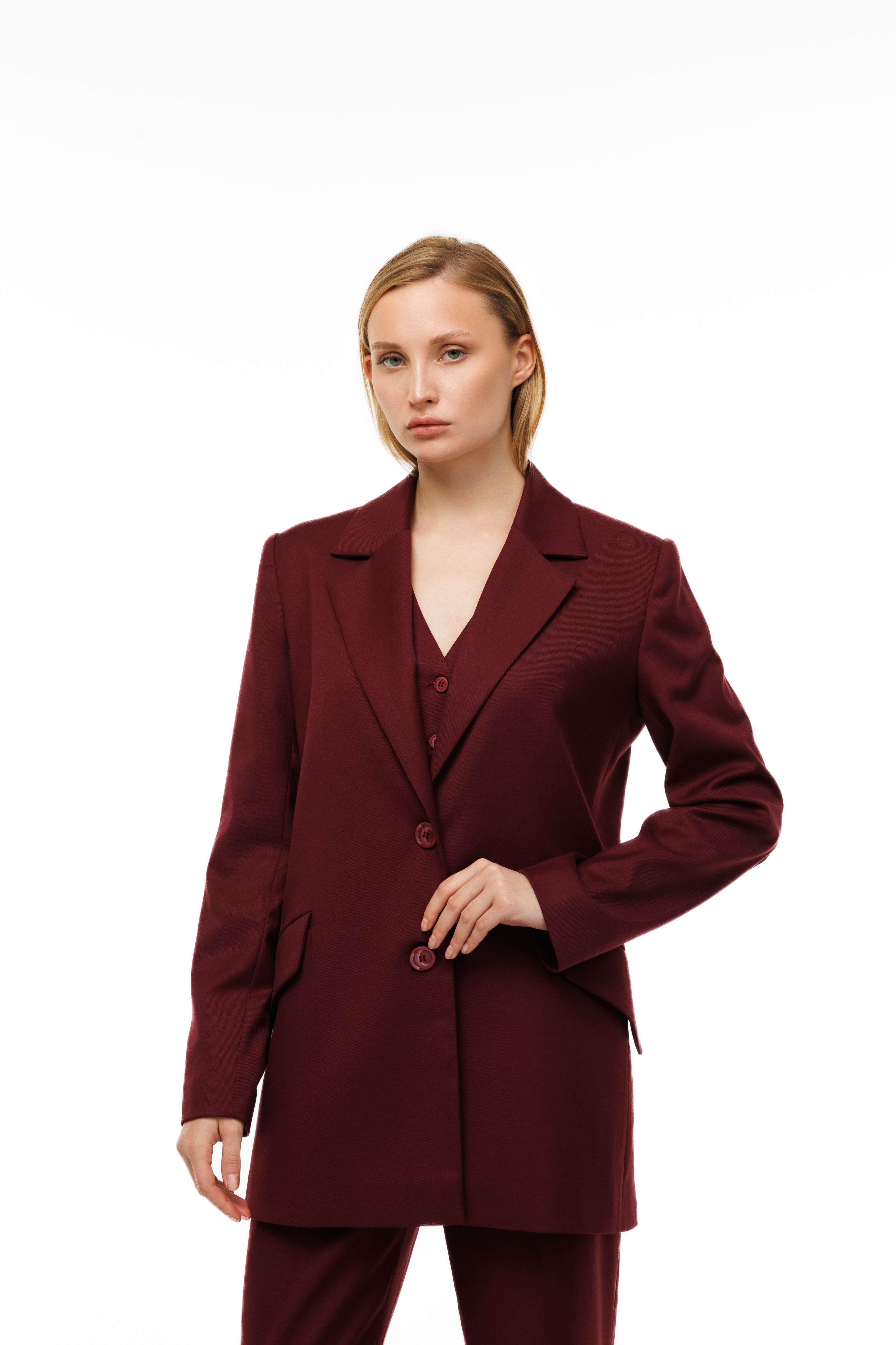Woman wearing Oversized Blazer Burgundy by Mimaussy