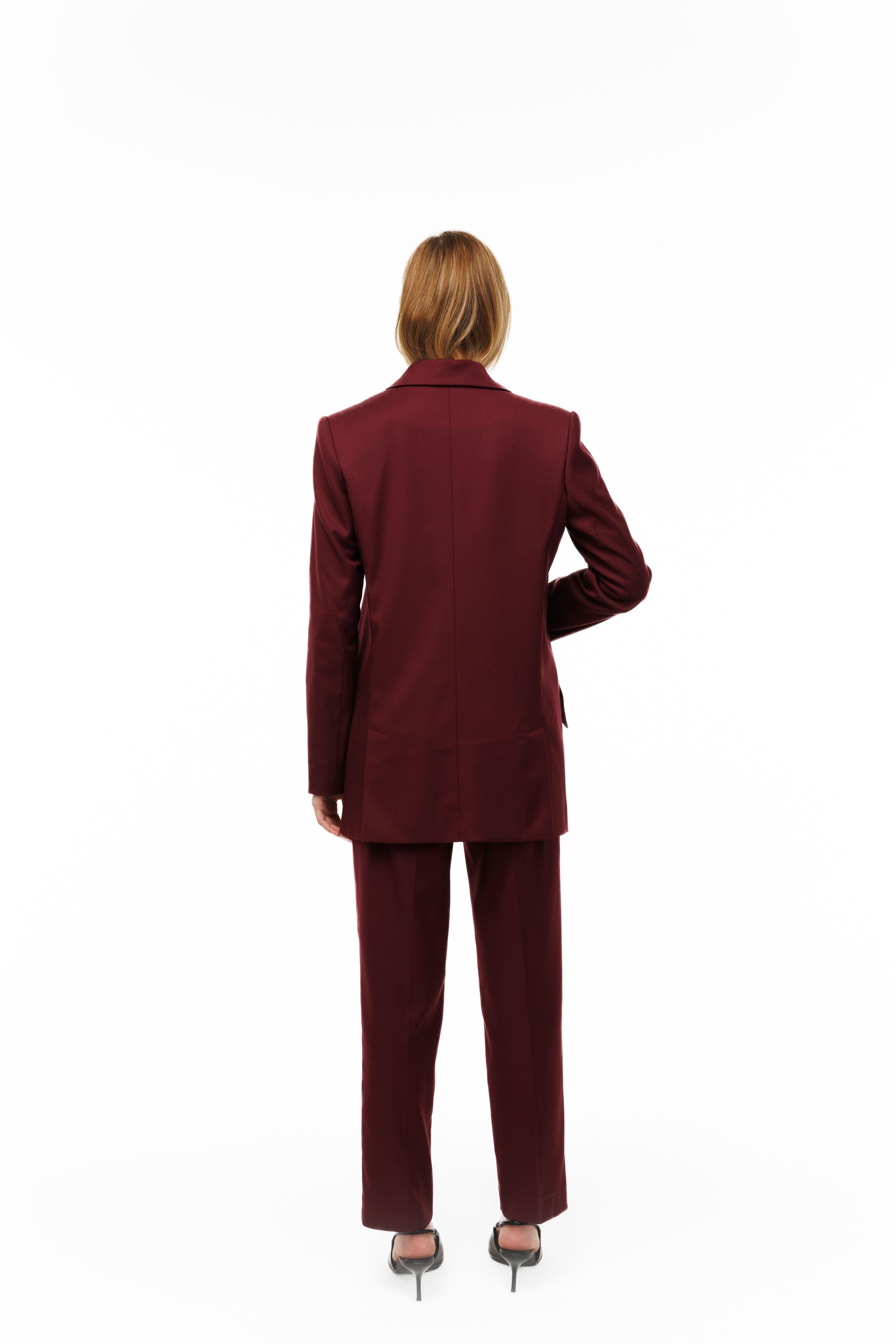 Woman wearing Oversized Blazer Burgundy by Mimaussy