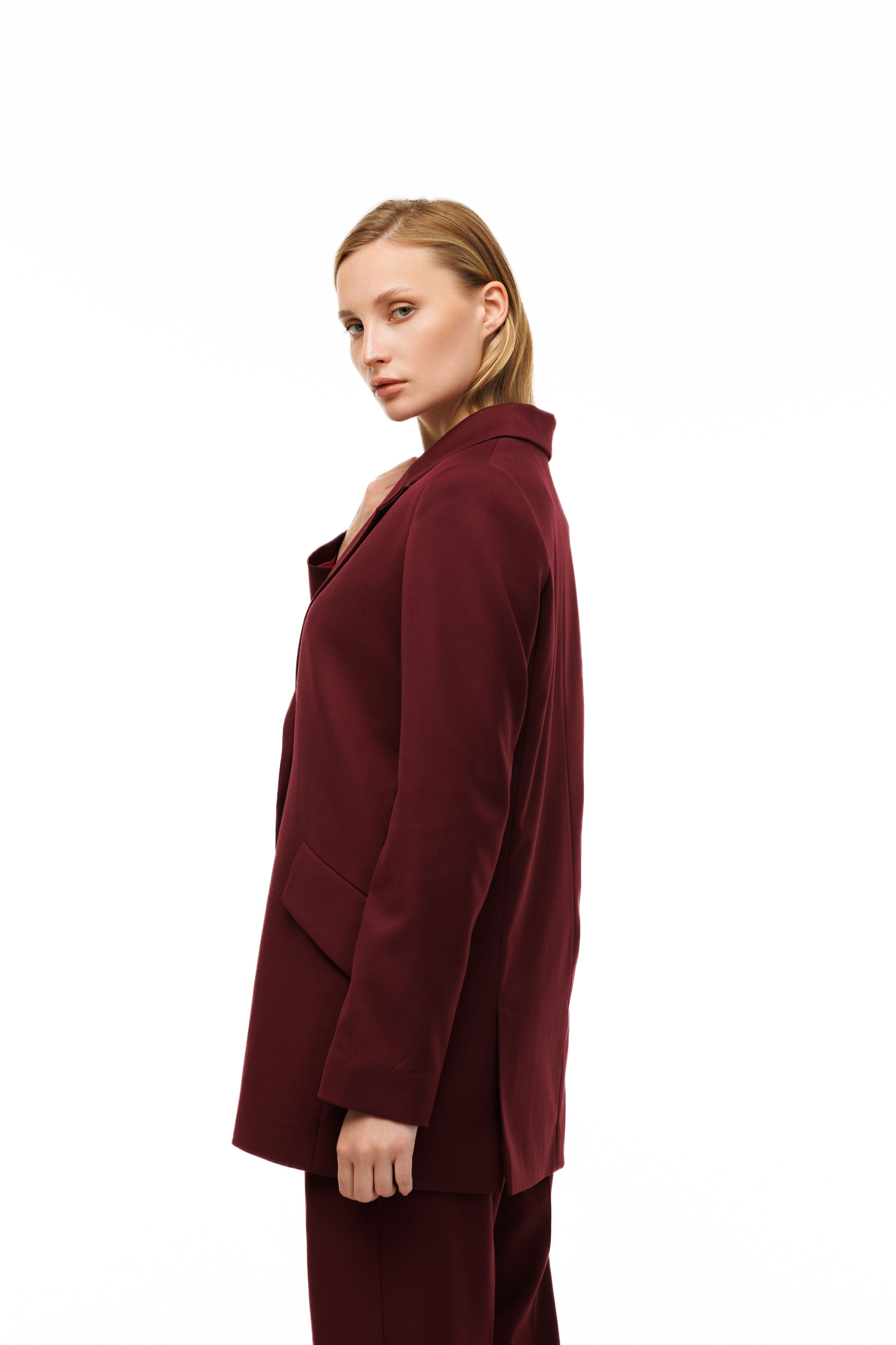 Woman wearing Oversized Blazer Burgundy by Mimaussy