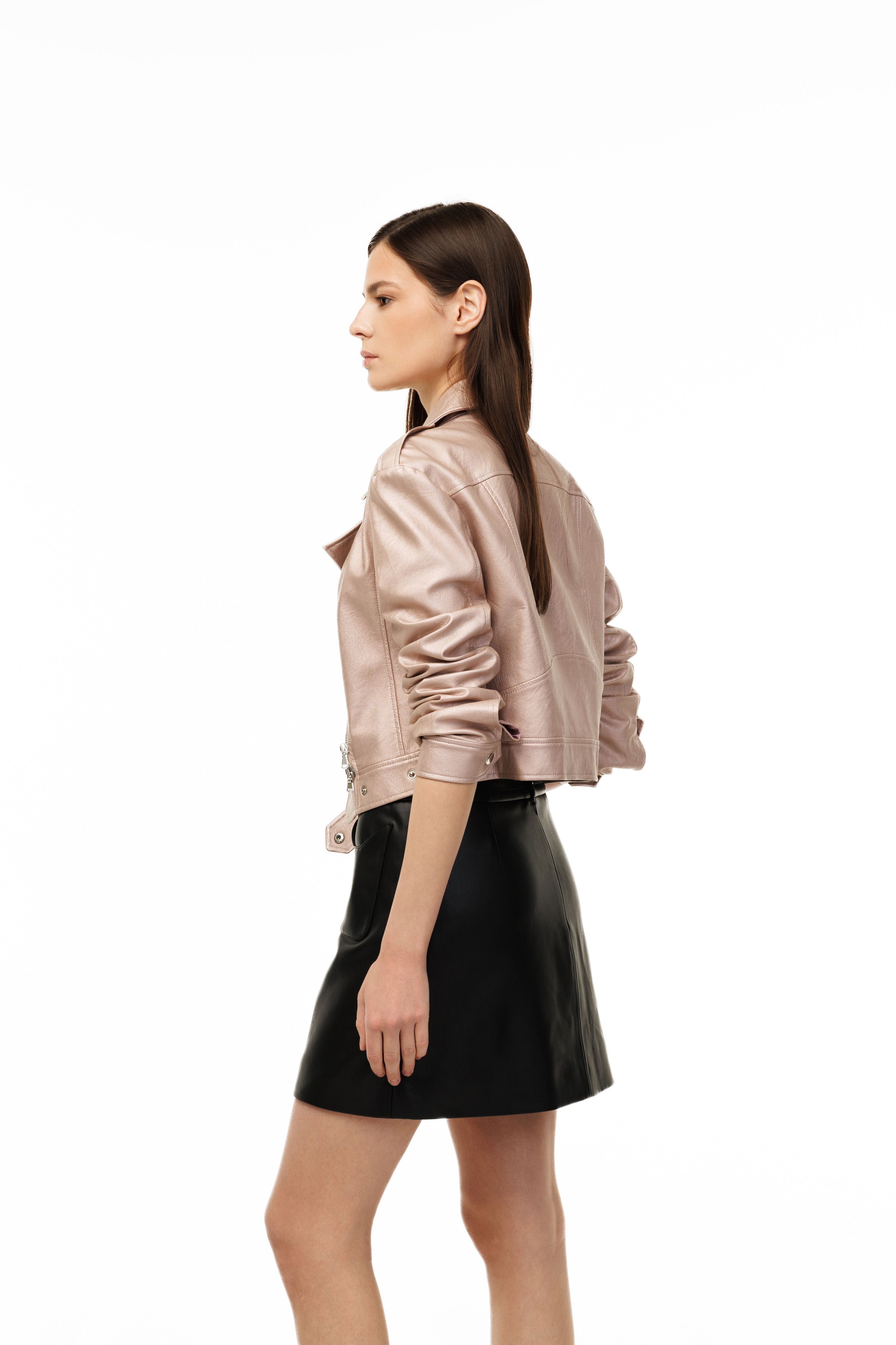 Woman wearing Powder Shine Jacket Lambada by Mimaussy