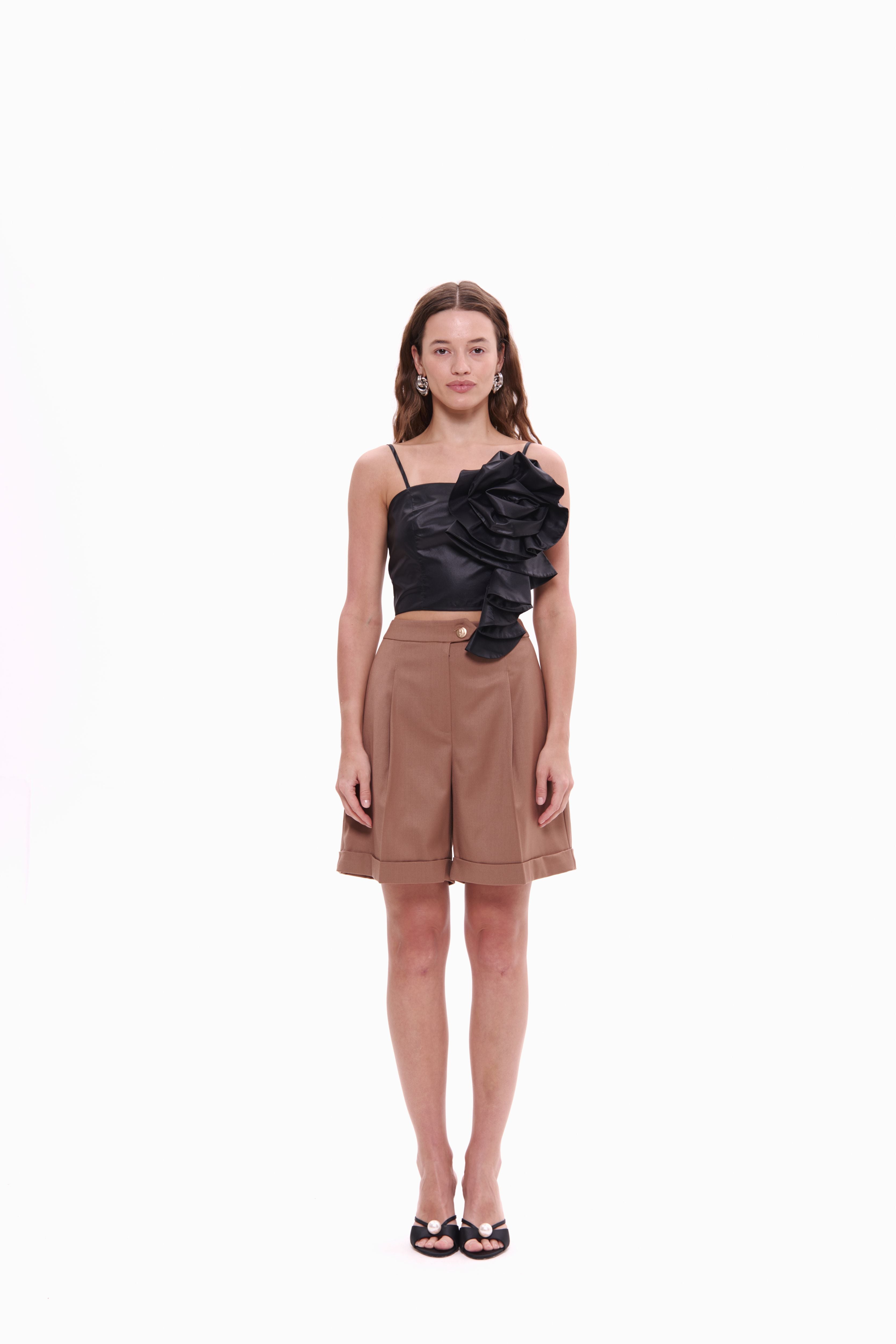 Woman wearing Top Rosette Noir by Mimaussy