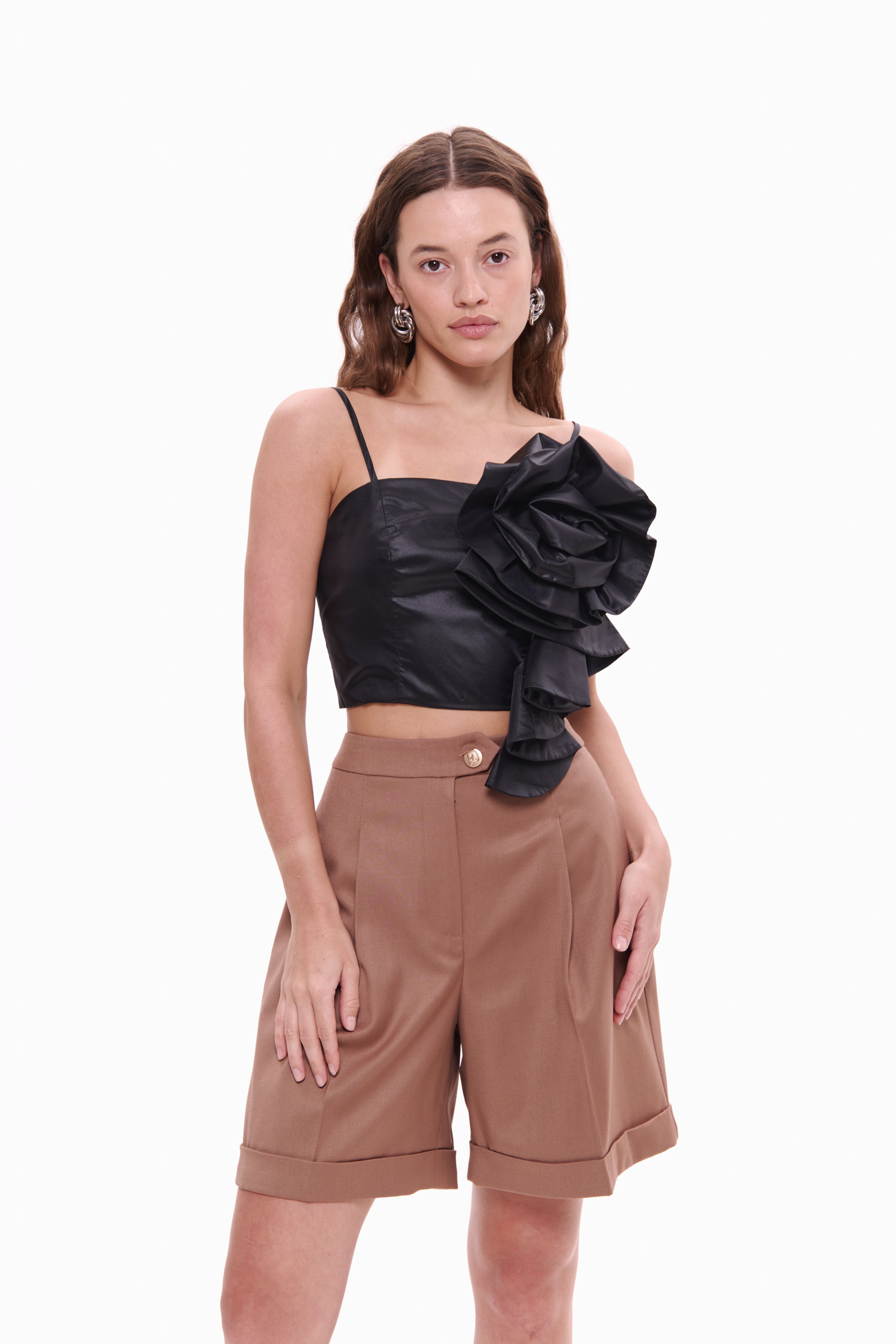 Woman wearing Top Rosette Noir by Mimaussy
