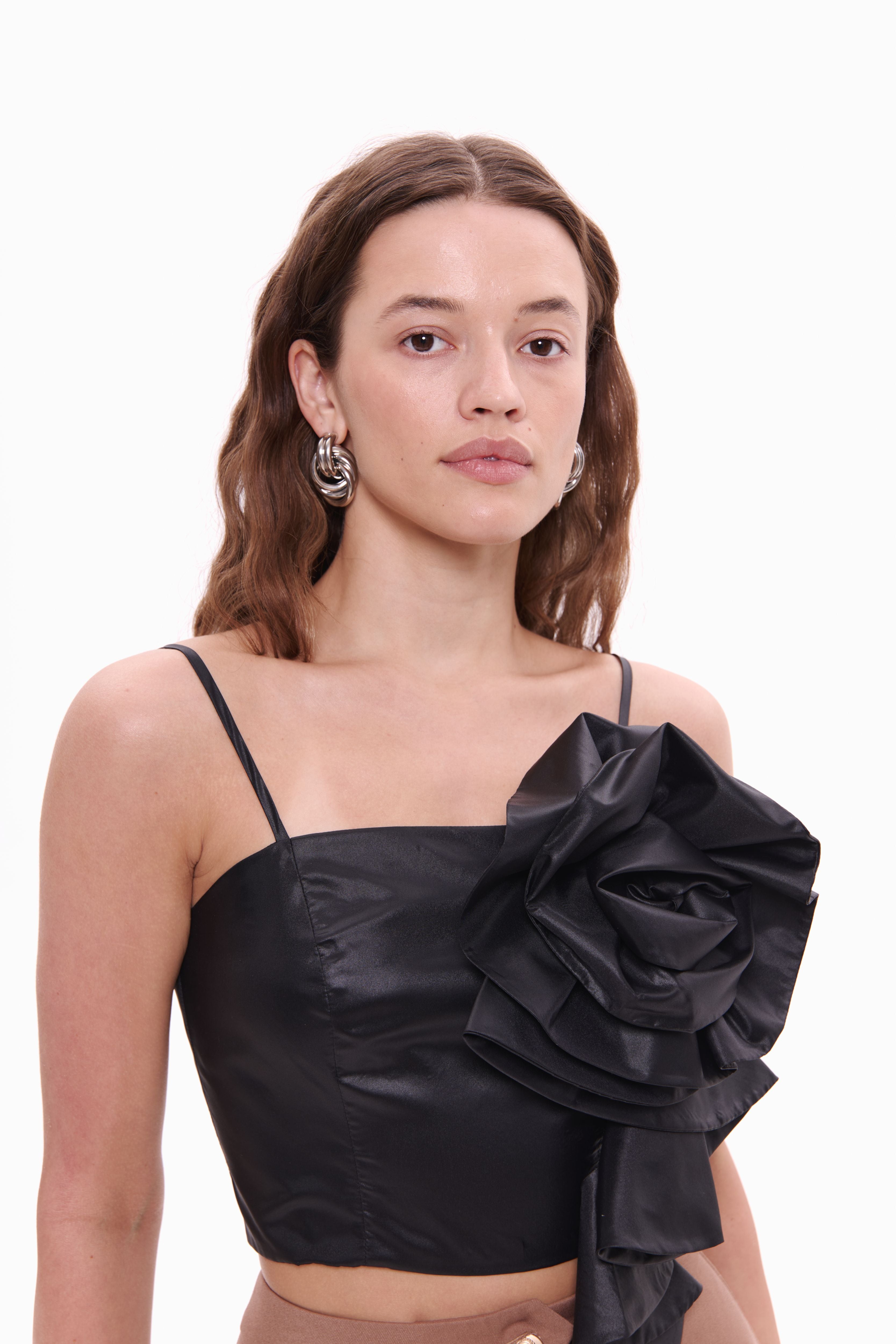 Woman wearing Top Rosette Noir by Mimaussy