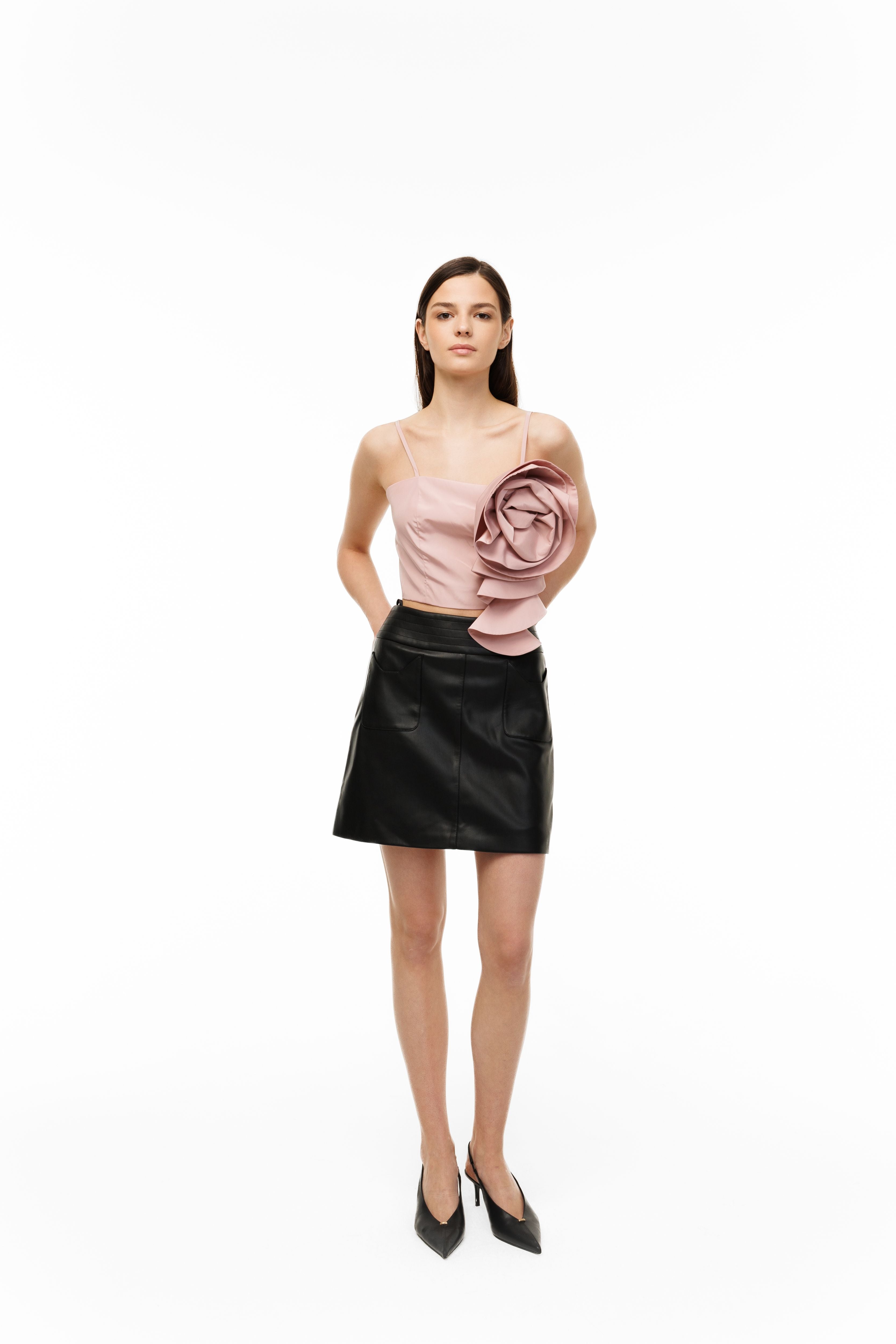 Woman wearing Top Rosette Poudree by Mimaussy
